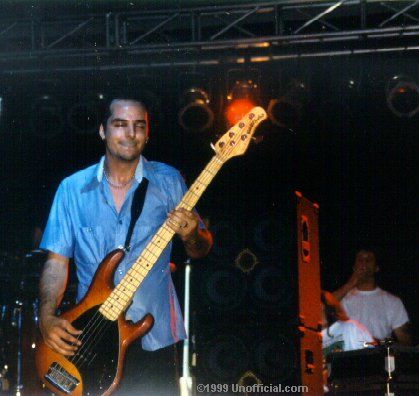 Omar Vall&eacute;jo of Vall&eacute;jo at Mother Earth Fest '99, Celis Brewery, Austin, Texas