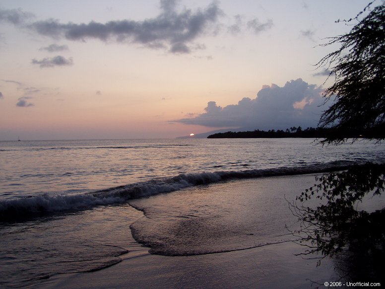 Sunset at Olowalu Beach, Maui, Hawai'i