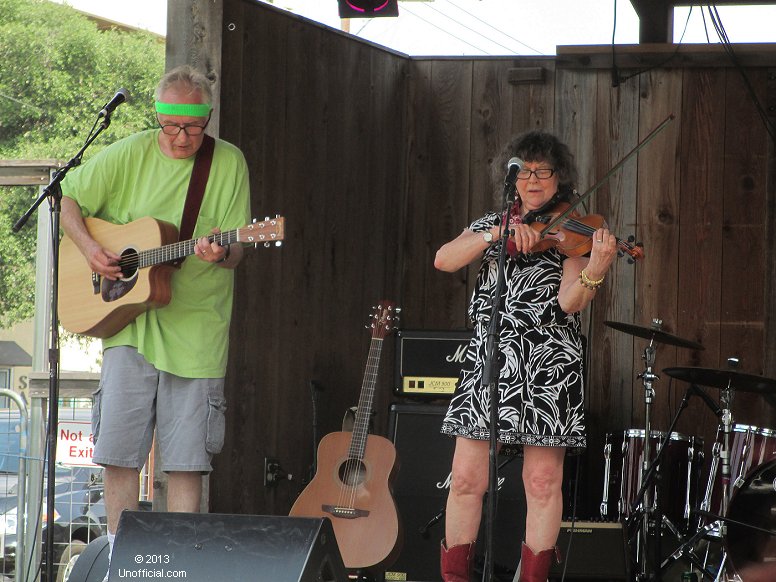 Cleve and Sweet Mary Hattersley of Greezy Wheels onstage at the Steamboat Reunion at Threadgill's World Headquarters, Austin, Texas