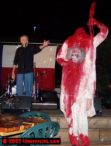 Cleve Hattersley of Greezy Wheels and a headless friend at Threadgill's World Headquarters