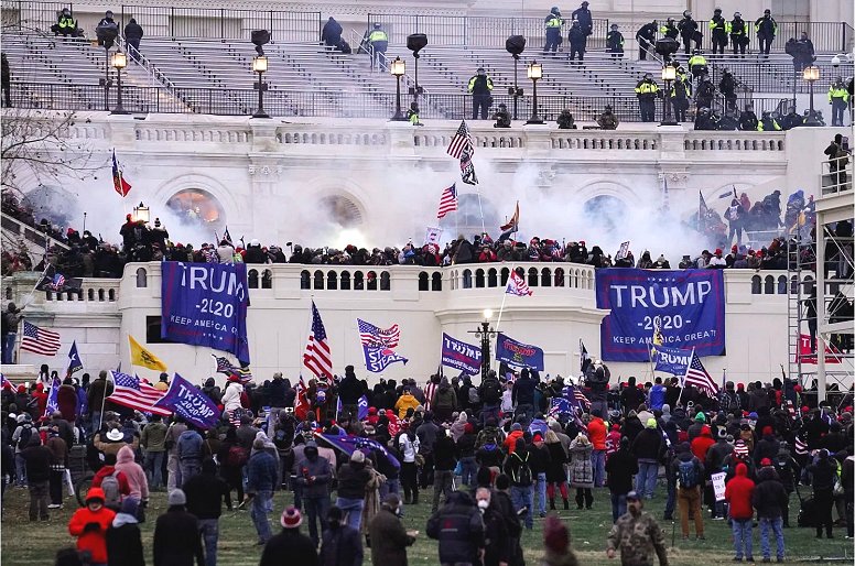 Trump's rioters attack the U.S. Capitol Building on January 6, 2021